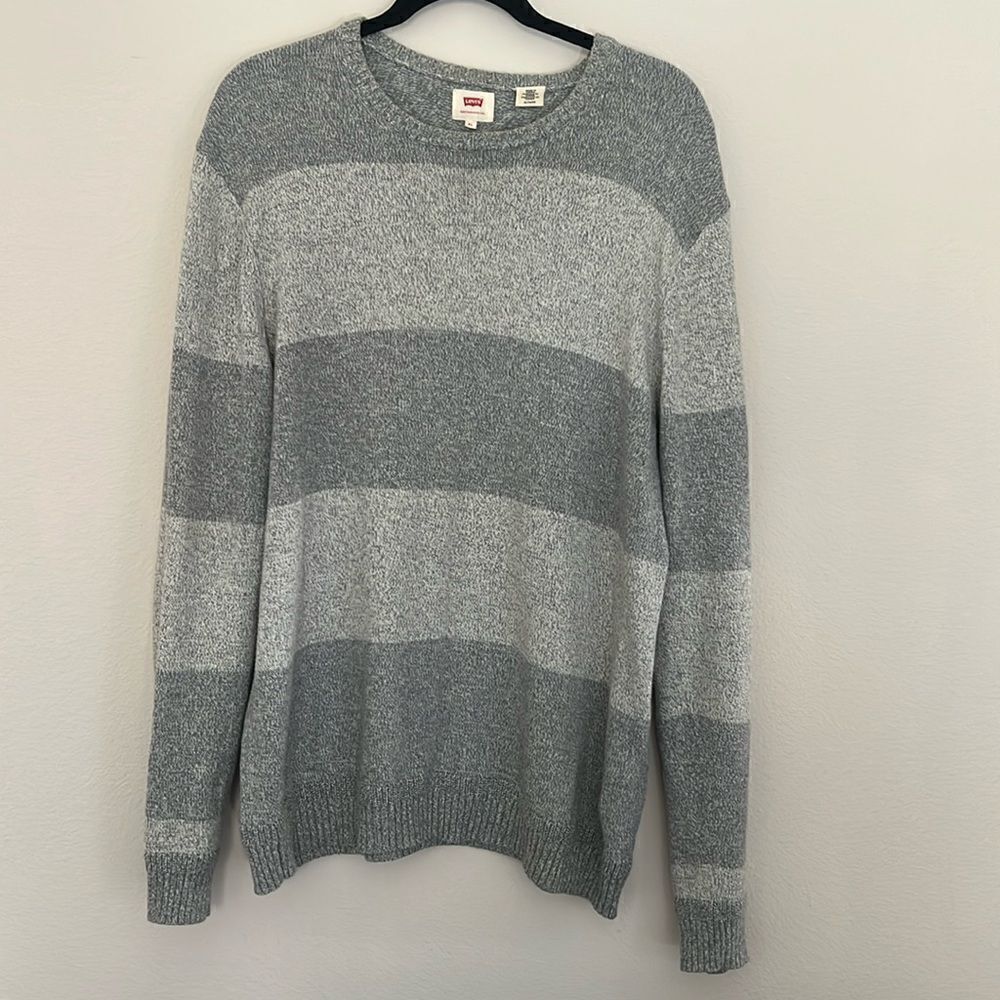 Levi’s Sweater Top